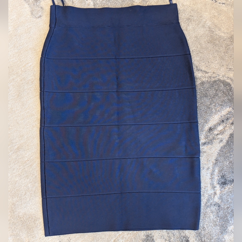 BCBG M navy pencil skir